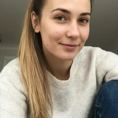 Скромная Света